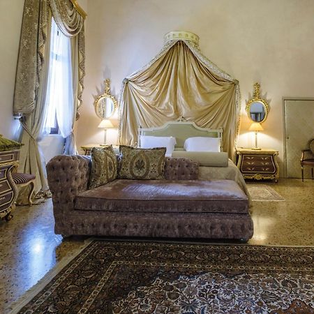 Palazzo Ca' Bernardo By Francesco Molon Hotel Venice Luaran gambar